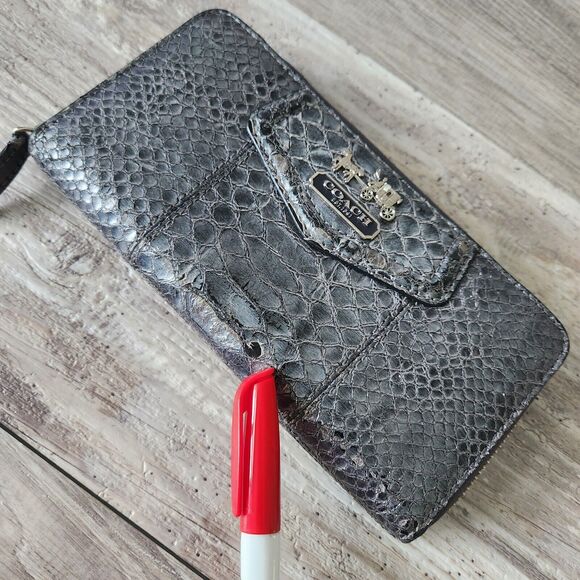 Coach Exotic Vintage Emboss Leather Cobalt Blue Snakeskin Accordion Large Wallet - Picture 12 of 12